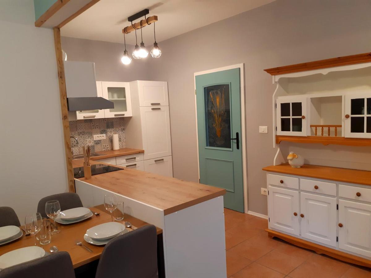 Socaland Apartmaji Экстерьер фото